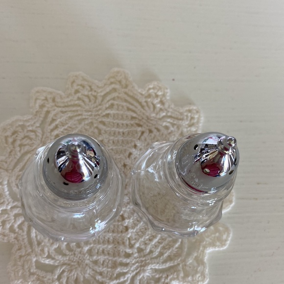 Vintage Fostoria Salt And Pepper Set! - Picture 3 of 6